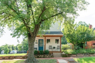 319 S 1st St, Guthrie, OK 73044