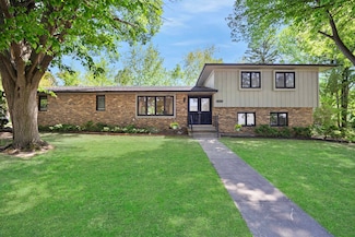 1411 Westview Dr, Normal, IL 61761