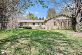 2690 Goodrich Rd, Otter Lake, MI 48464