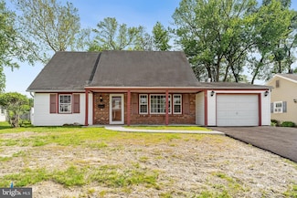 15 Excell Ln, Willingboro, NJ 08046