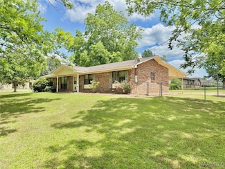135 Springdale Rd, Hartford, AL 36344