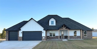 2311 Lions Pride Way, Blanchard, OK 73010
