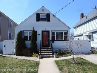 80 Mann Ave, Staten Island, NY 10314