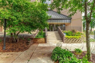 7200 York Ave S Unit 205, Edina, MN 55435