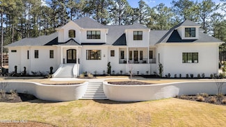 10 Monteith Place, Southern Pines, NC 28374