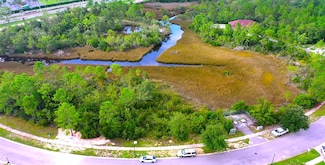 108 Cashel Mara Dr, Southport, FL 32409