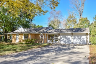 316 Sunny Ln, Thiensville, WI 53092