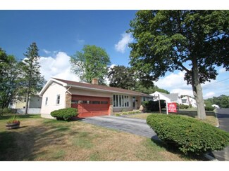 834 Howe St, Manchester, NH 03103