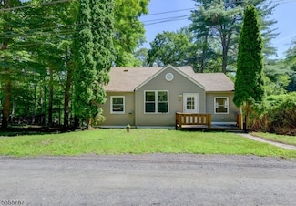 15 River Rd (Aka Larry Rd), Jefferson Twp., NJ 07885