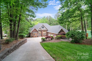 2200 Capes Cove Dr, Sherrills Ford, NC 28673