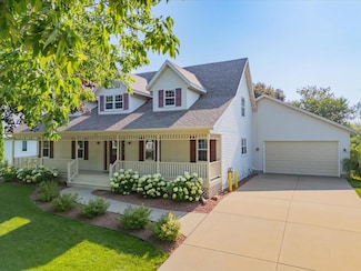 721 S 2nd St, Mount Horeb, WI 53572