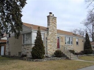 2259 S 3rd Ave, Riverside, IL 60546