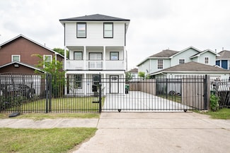 9026 Mcgallion Rd, Houston, TX 77022