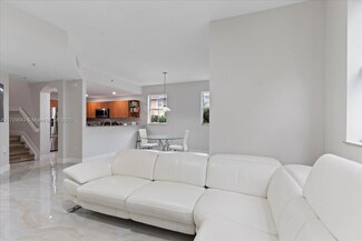 8933 NW 107th Ct Unit 202, Doral, FL 33178