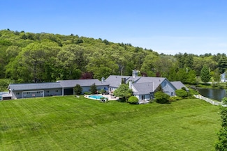 52 Pineswamp Rd, Ipswich, MA 01938