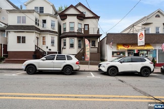 289 N 8th St, Prospect Park, NJ 07508