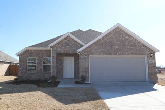 1004 Pineview Ln, Crowley, TX 76036