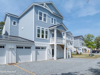 64 Pier View Ct, Hampstead, NC 28443