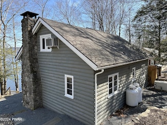 1524 Lakeland Dr, Lake Ariel, PA 18436