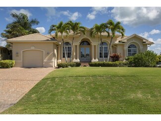 107 San Salvador St, Naples, FL 34113