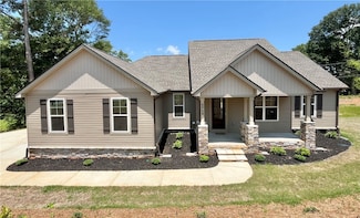 606 Parkwood Dr, Centerville, SC 29625