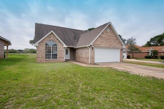 2910 Shalimar Ln, Shalimar, FL 32579