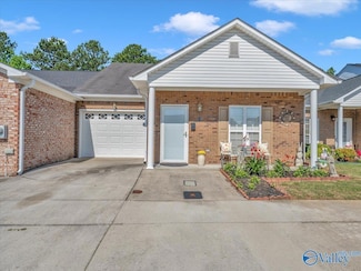 304 Santana Dr, Athens, AL 35611