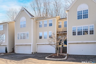 2904 Eaton Ct, Danbury, CT 06811