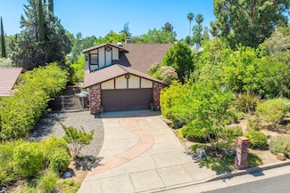 2173 Oak Ridge Dr, Redding, CA 96001