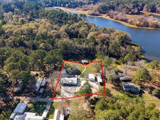 233 Canal Dr, Hemphill, TX 75948