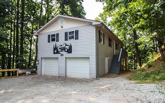 862 Walnut Ridge, Ellijay, GA 30536
