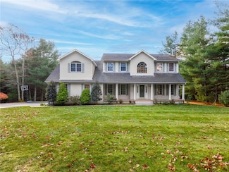 3 Aster Ln, Hope, RI 02831
