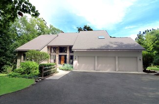 1308B S Fleming Rd, Bull Valley, IL 60098