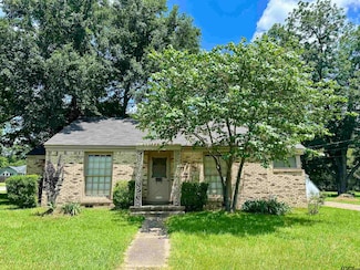 1030 W Kuykendall St, Grand Saline, TX 75140