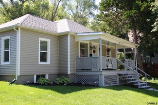 6515 Binney St, Omaha, NE 68104