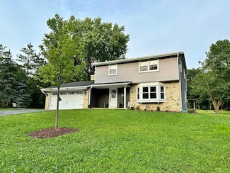 W224N7690 Wooded Hills Dr, Sussex, WI 53089