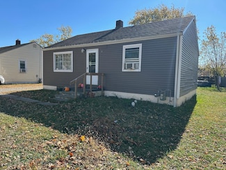 1805 E 20th St, Muncie, IN 47302