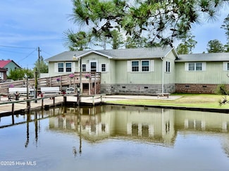 1556 Farrow Fork Rd, Engelhard, NC 27824