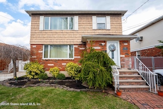 47 Cedarview Ave, Staten Island, NY 10306