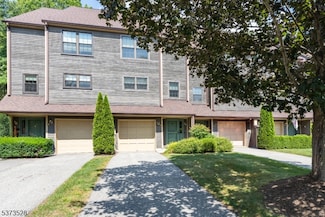 54 Beacon Hill Rd, West Milford, NJ 07480