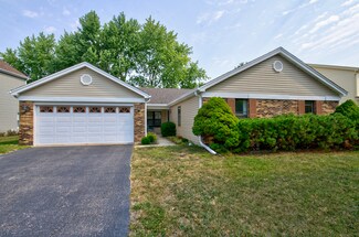 457 Massachusetts Ave, Naperville, IL 60565