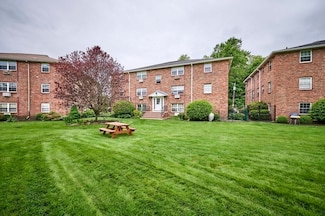 3 Colonial Village Dr Unit 10, Arlington, MA 02474