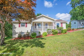 941 Pine Top St, Lenoir City, TN 37772
