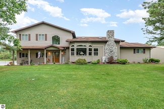 1369 E County Line Rd, Hale, MI 48739