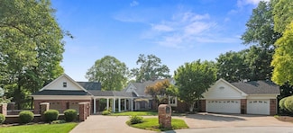 2029 La Chelle Dr, Saint Louis, MO 63146