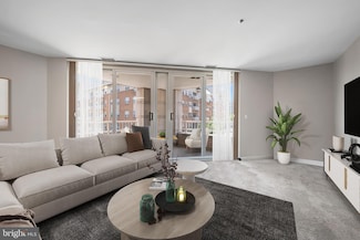 100 Harborview Dr Unit 212, Baltimore, MD 21230