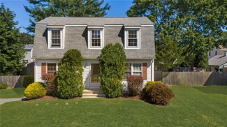 49 Chester Ave, Warwick, RI 02889