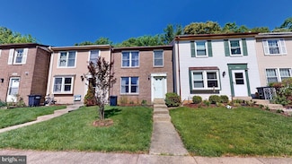 5564 Caithness Ct, Fairfax, VA 22032