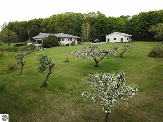 9185 S Decker Rd, Mc Bain, MI 49657