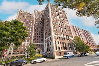 5555 S Everett Ave Unit C-14, Chicago, IL 60637